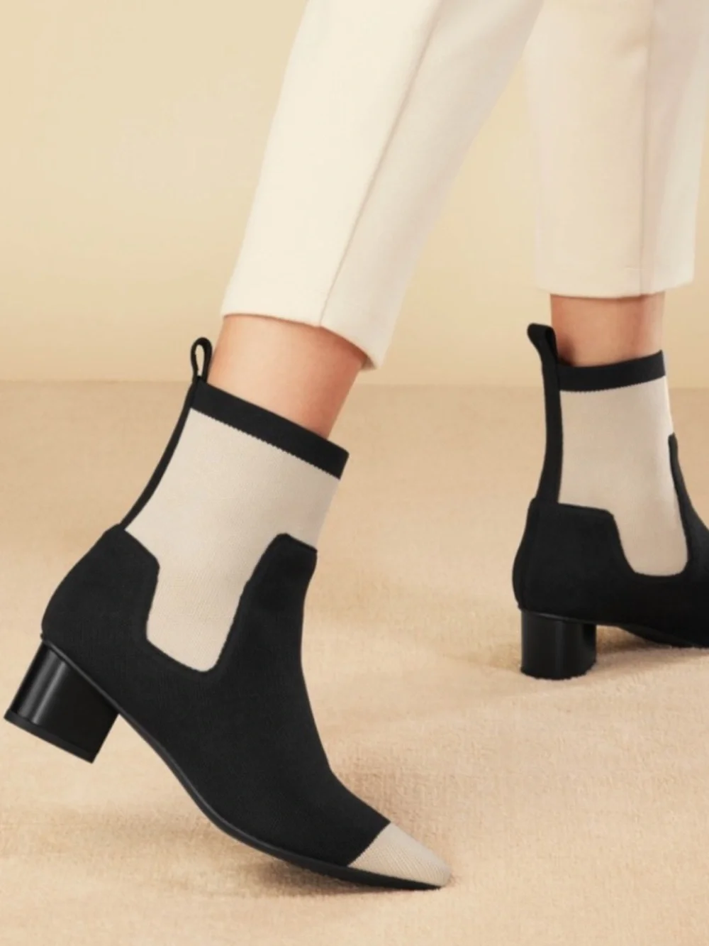 Vivaia Theresa Small Square Toe Water Repellent Boots Ivory Cream Black Size 9
